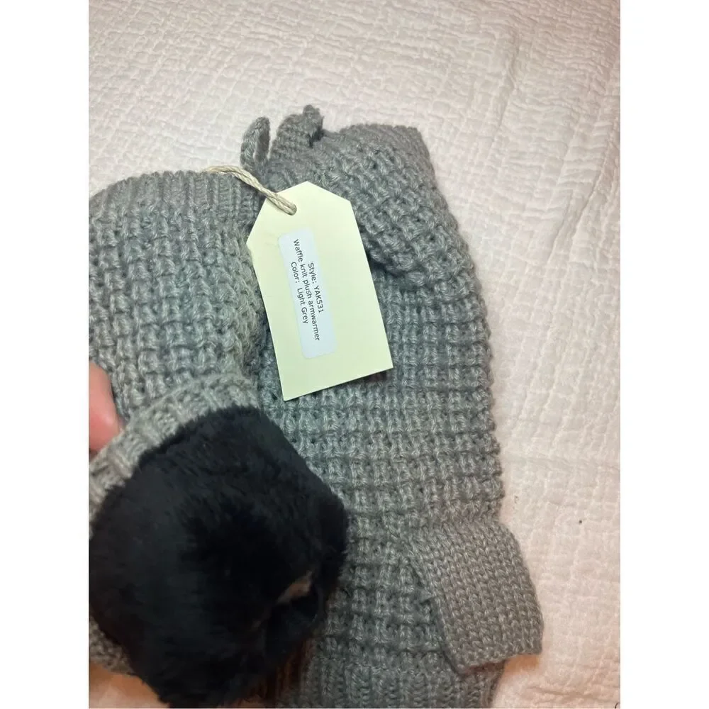 NWT HatAttack Buji Baka Waffle Knit Plush Armwarmer